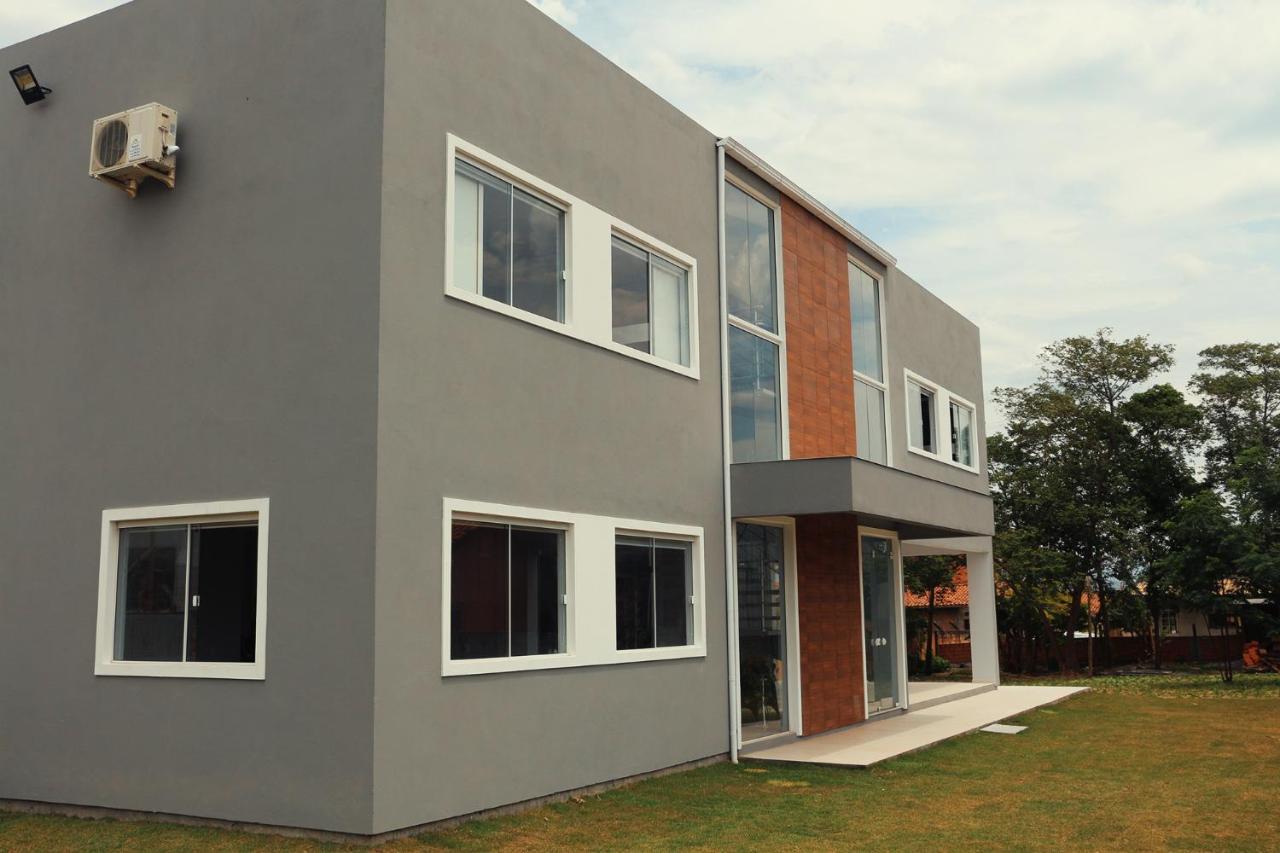 Rosa Surf Hostel&food Hostal